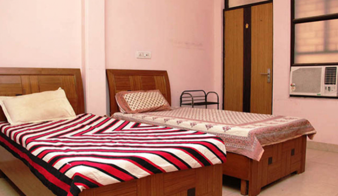 Why Choose a PG to stay in Gurgaon?