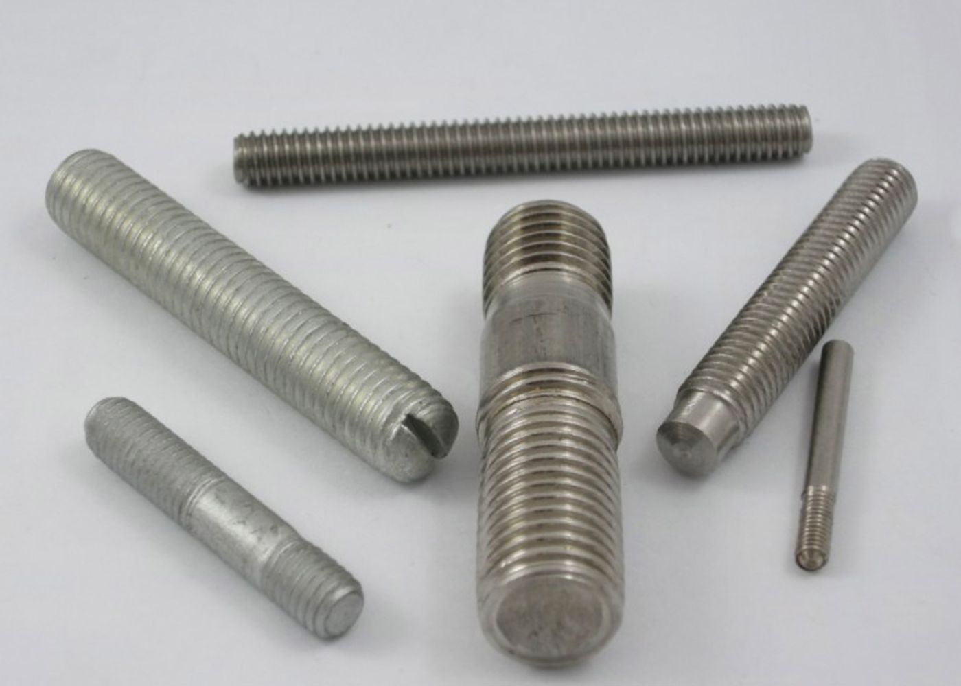 What Are Stud Bolts? And Their Different Grades