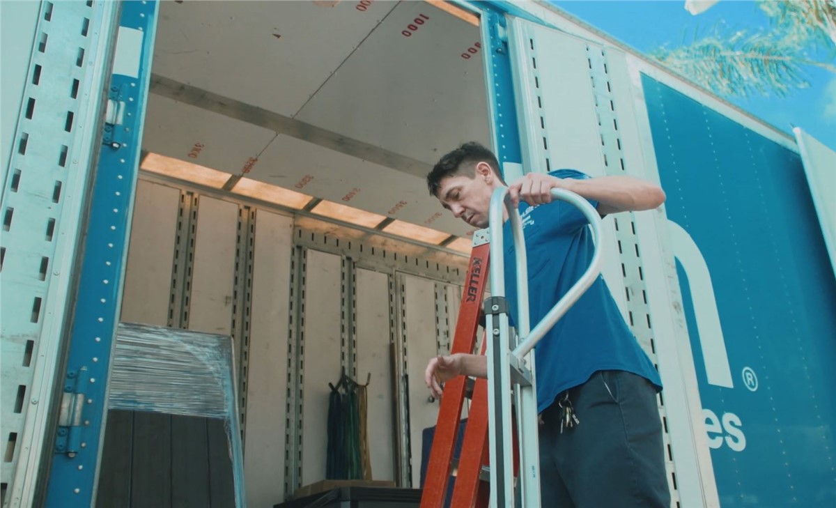 Long Distance Movers in Riverview