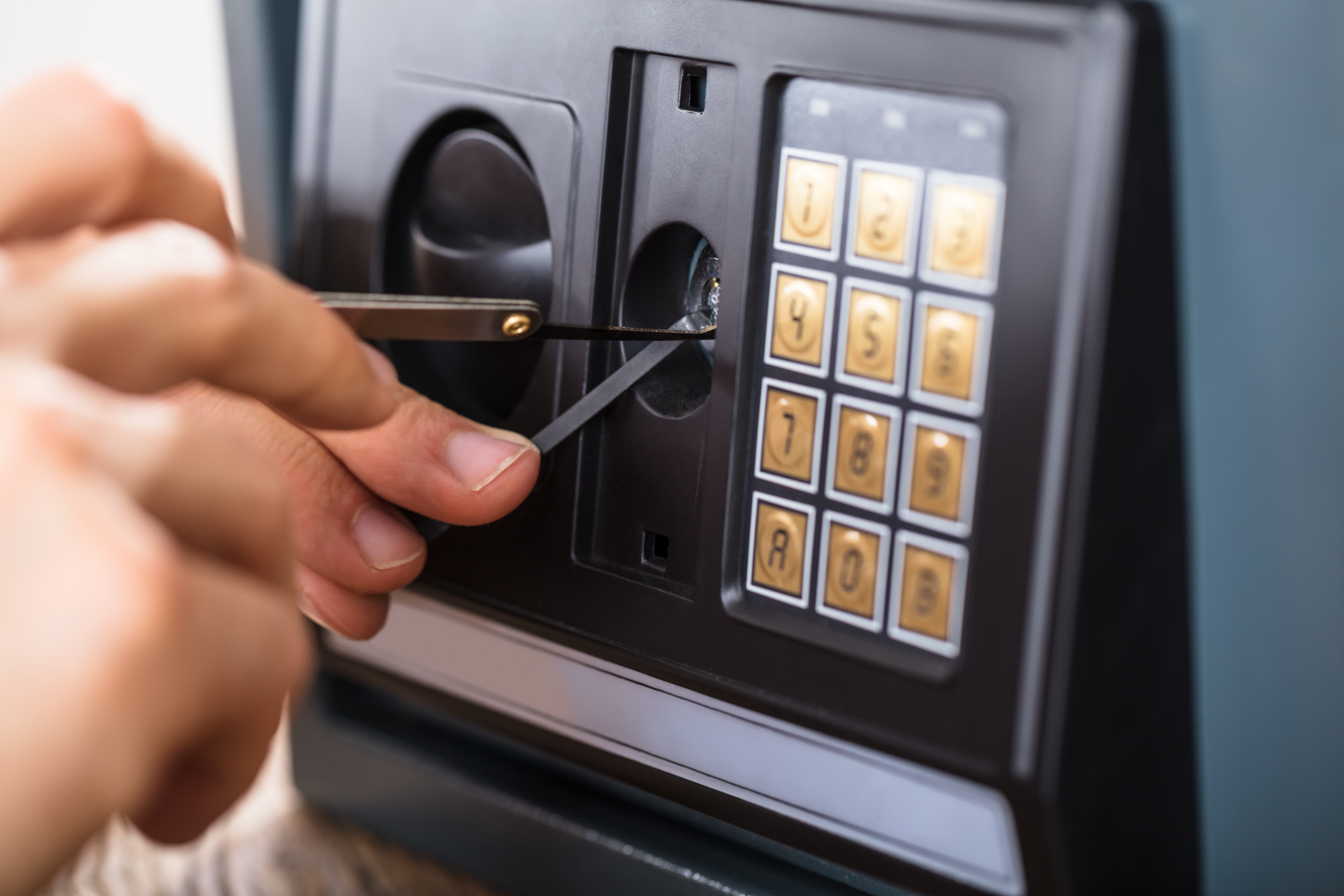 Emergency Safe Locksmith Services: What You Need to Know