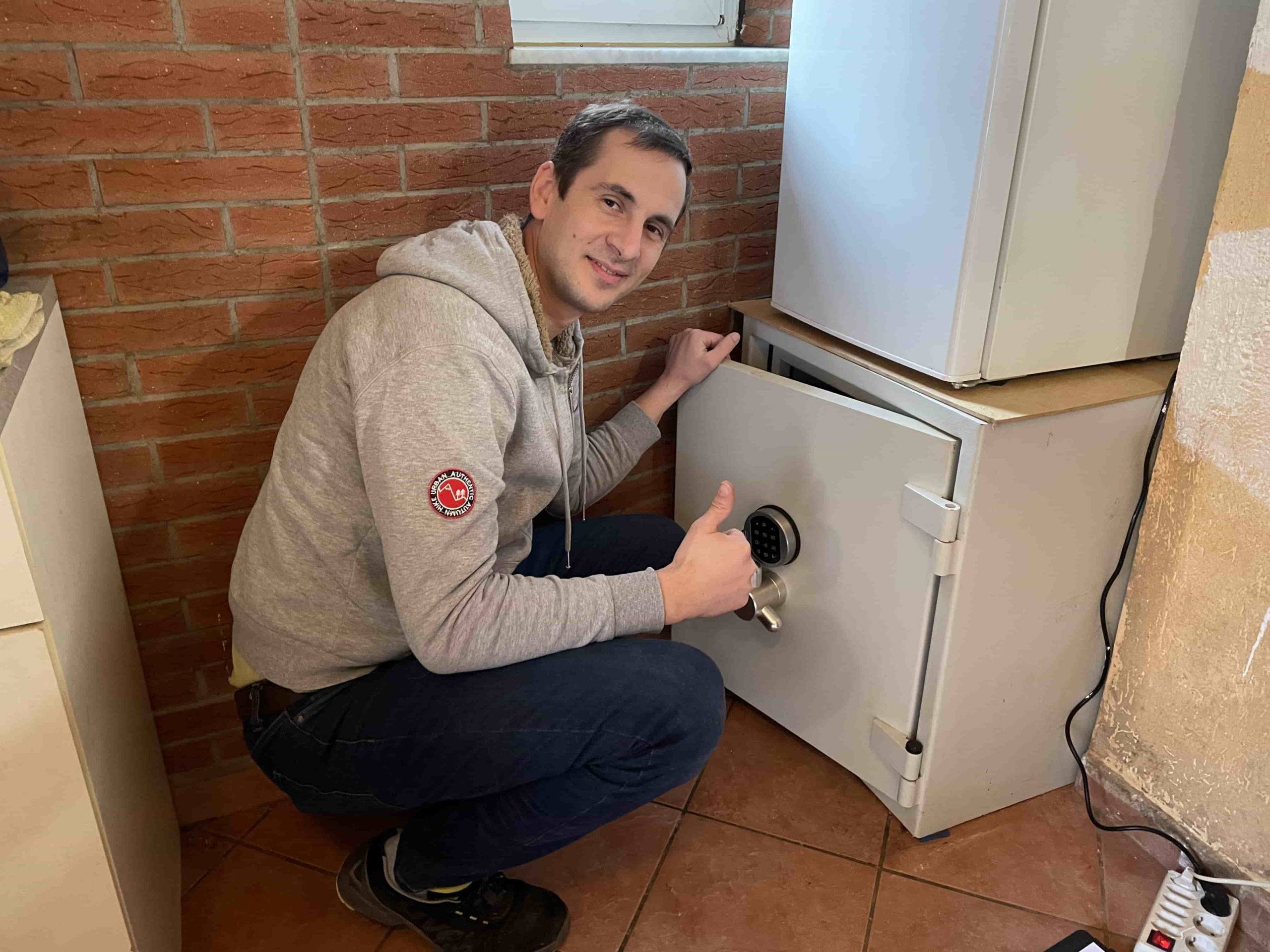 How to Choose the Right Emergency Locksmith for Your Needs