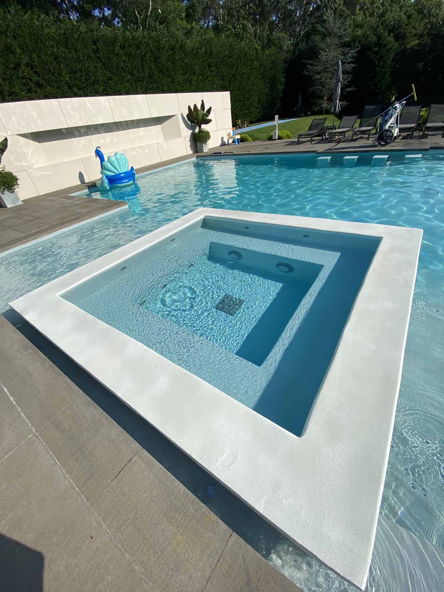 Is a Swimming Pool Maintenance Service Beneficial?