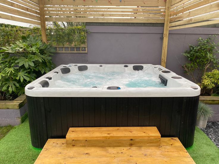 How Inflatable Liners Improve Comfort and Durability in Hot Tubs