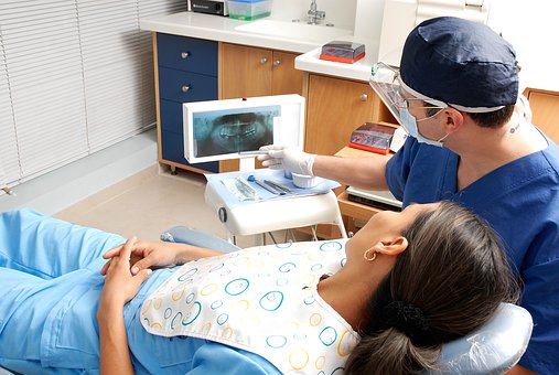 How Family Dentists in Lewisville Handle Dental Emergencies for All Ages