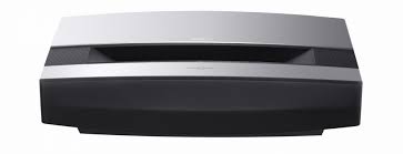 Why choosing ultra short throw projector is highly beneficial? 