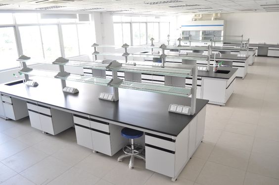 Choosing The Perfect Island Bench For Your Laboratory