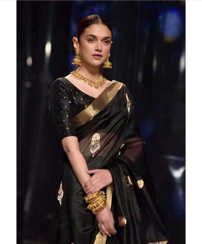 Chanderi Sarees: Unveiling the Symbol of Timeless Elegance and Cultural Heritage