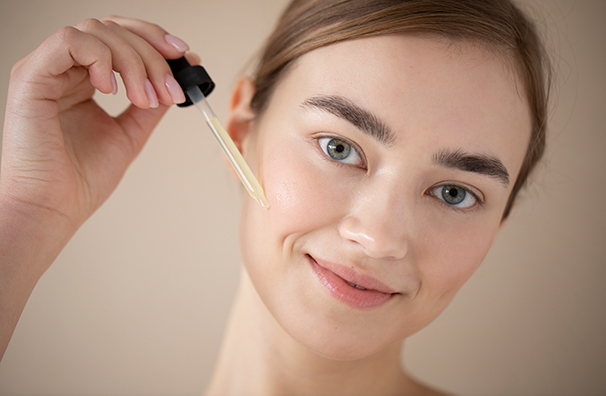  5 Reasons Why Careprost Eye Drops Are Perfect for Thicker Lashes