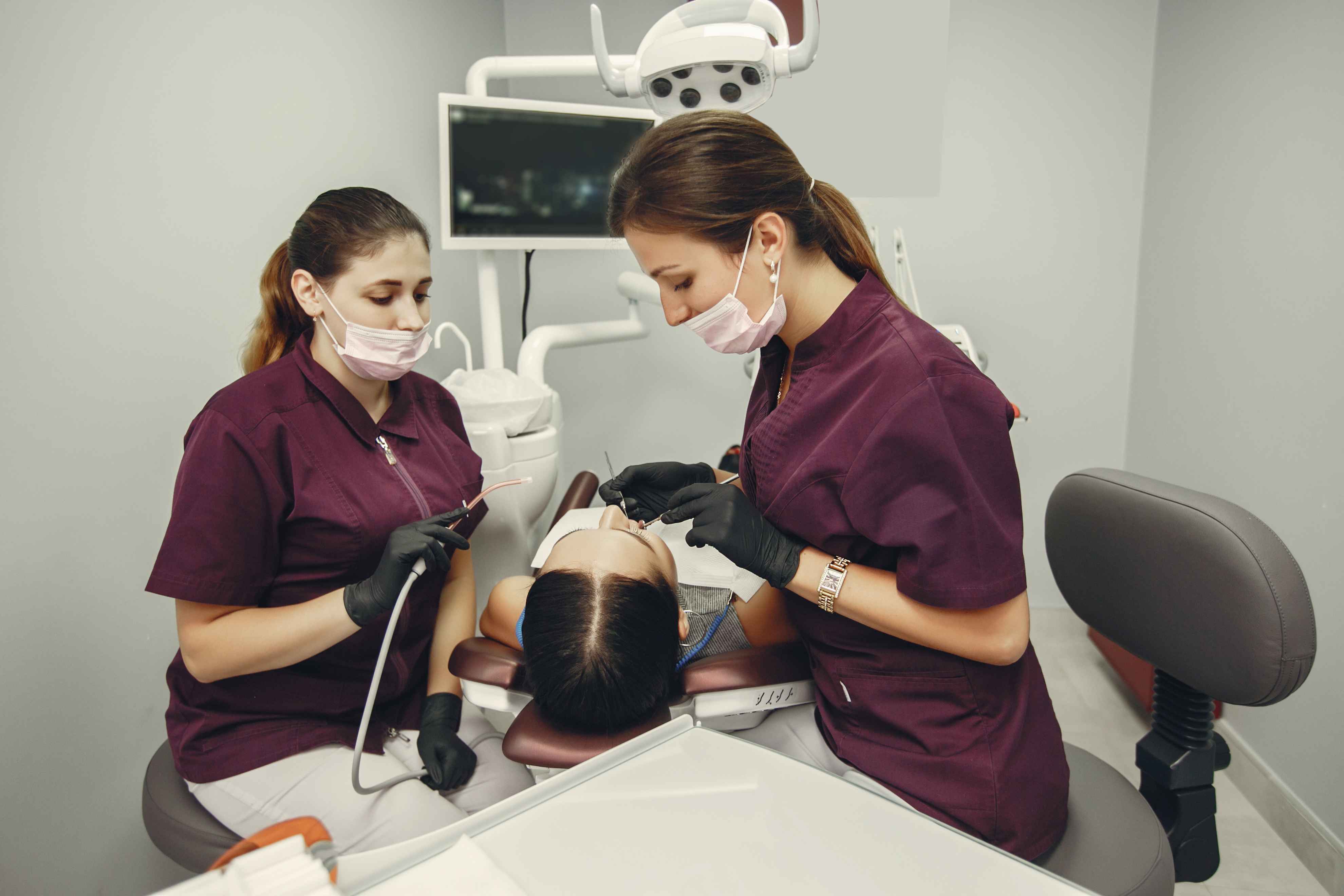 Smile Enhancement Experts: Exploring the Best Cosmetic Dentist