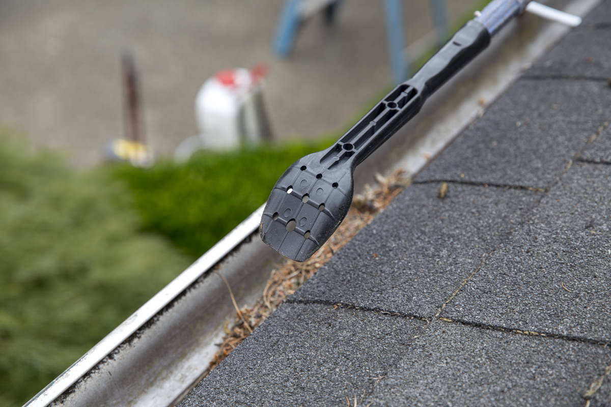 Expert Tips for DIY Gutter Cleaning: How to Get the Job Done Safely and Effectively