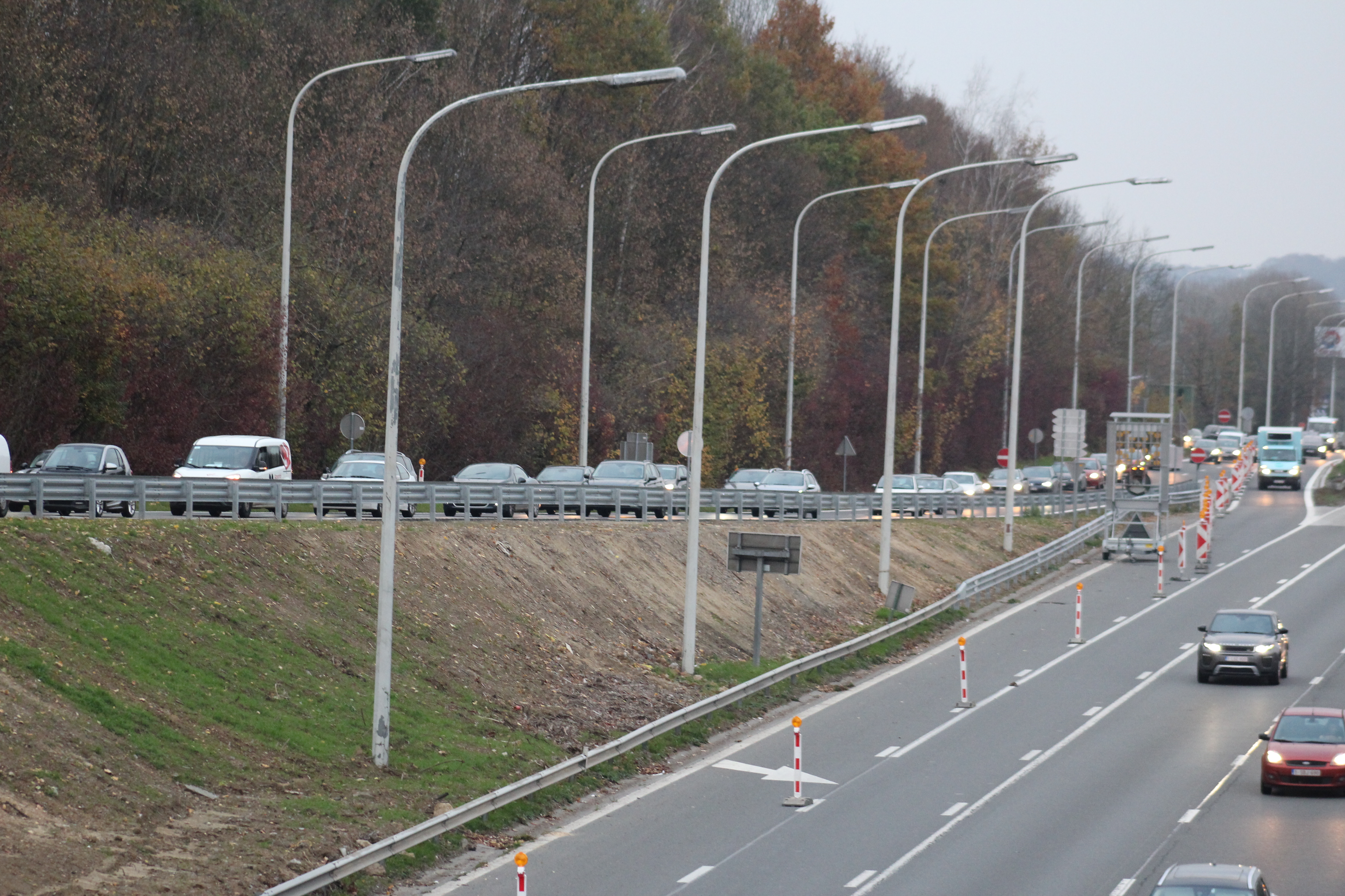 Smart Traffic Lights and Smart Traffic Signals - Icoms Detections