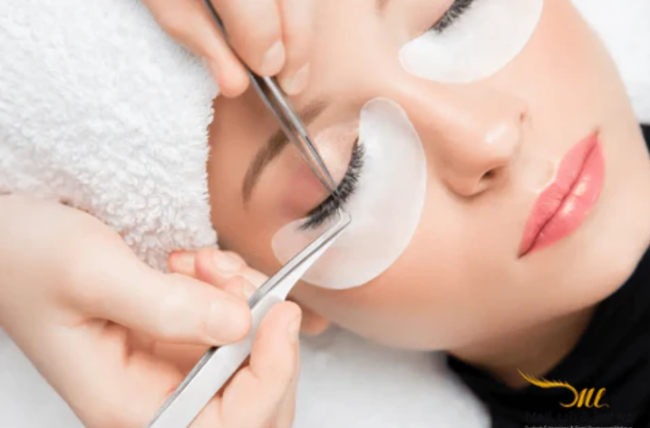 Eyelash Extensions Training at MLB