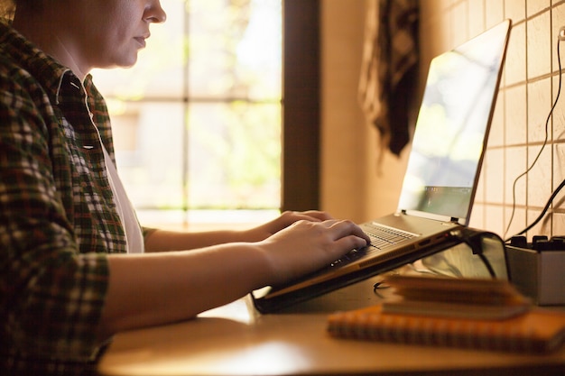 Editing and Proofreading: Which One You Need as a Professional Writer