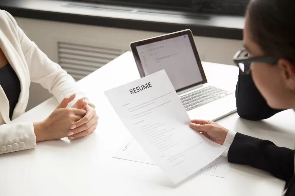 What to Bring to an Interview: A Guide for First Timers