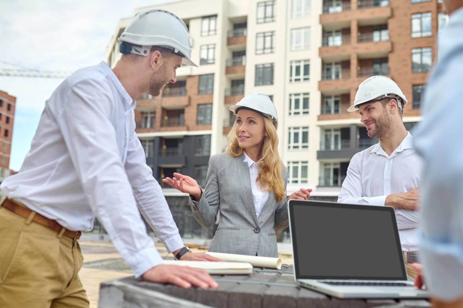 Benefits of Using a Construction Recruiting Agency in Seattle