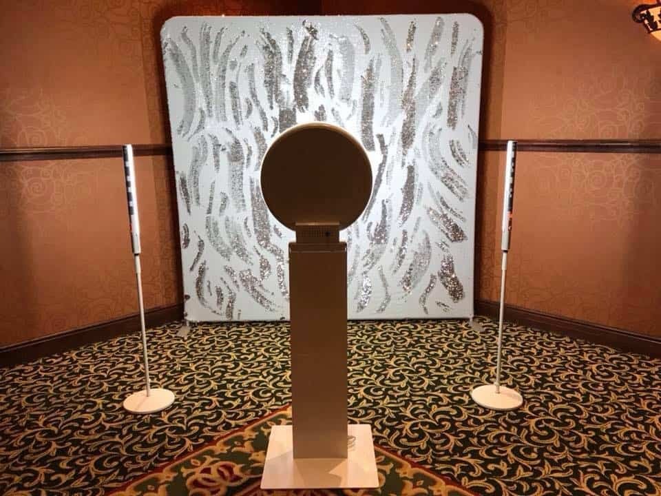 The Ultimate Guide to Luxury Photo Booth Chicago Weddings