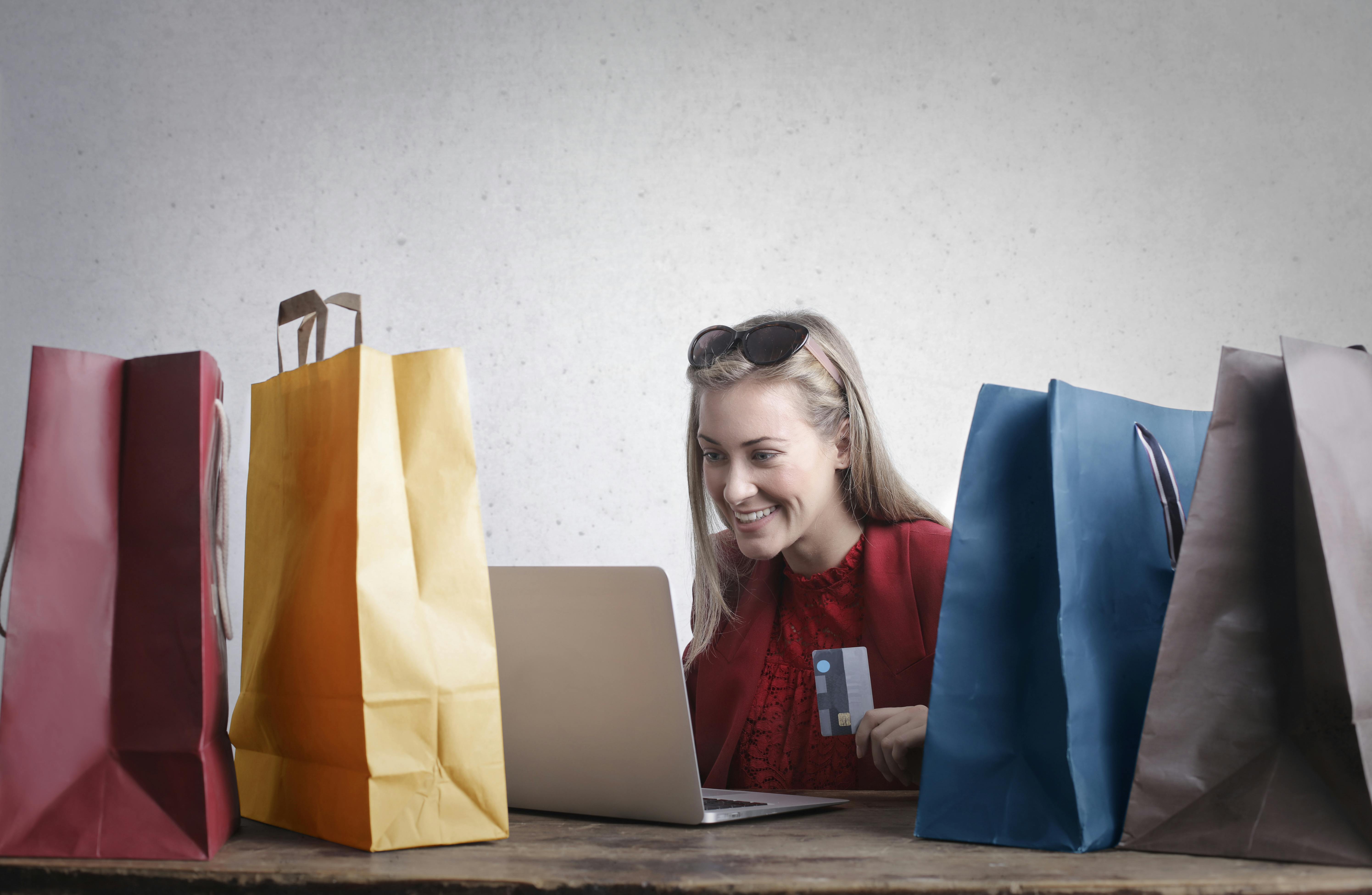 How to Get the Best Deals While Shopping Online