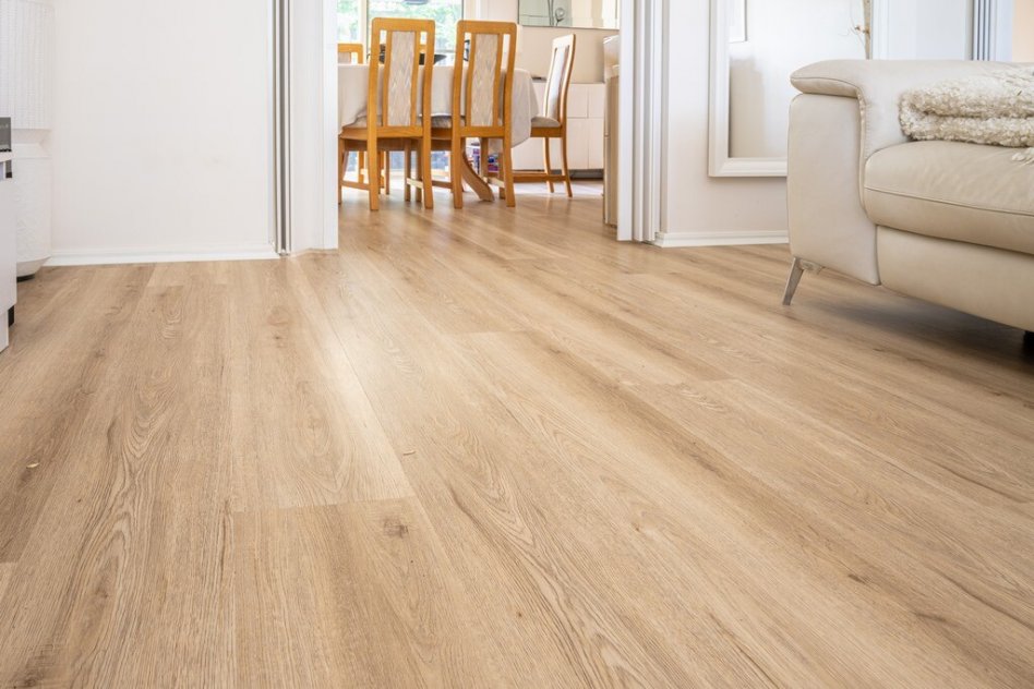 How Do Hybrid Flooring Suppliers Help Homeowners Choose the Perfect Floor?