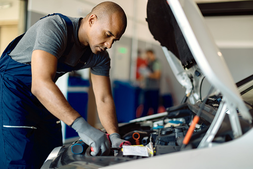Auto technician For Oil Changes