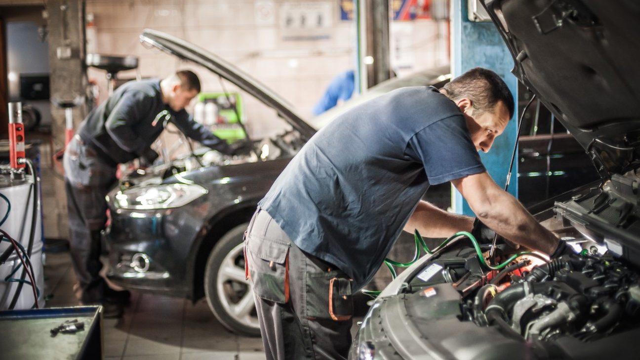 Vehicles and Cash: Why You Should Never Do Your Own Vehicle Fixes