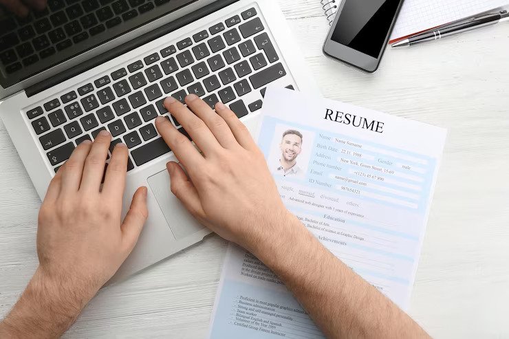 Exploring the Benefits and Drawbacks of Being an Adjunct Professor (with Key Skills)