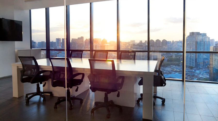 Streamlining Office Relocations in Dubai: Choosing the Best Movers and Packers
