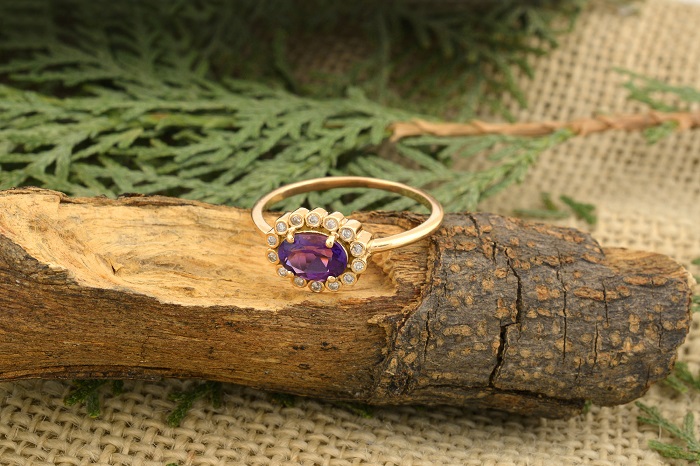 Celebrate Your Love with Amethyst Wedding Rings