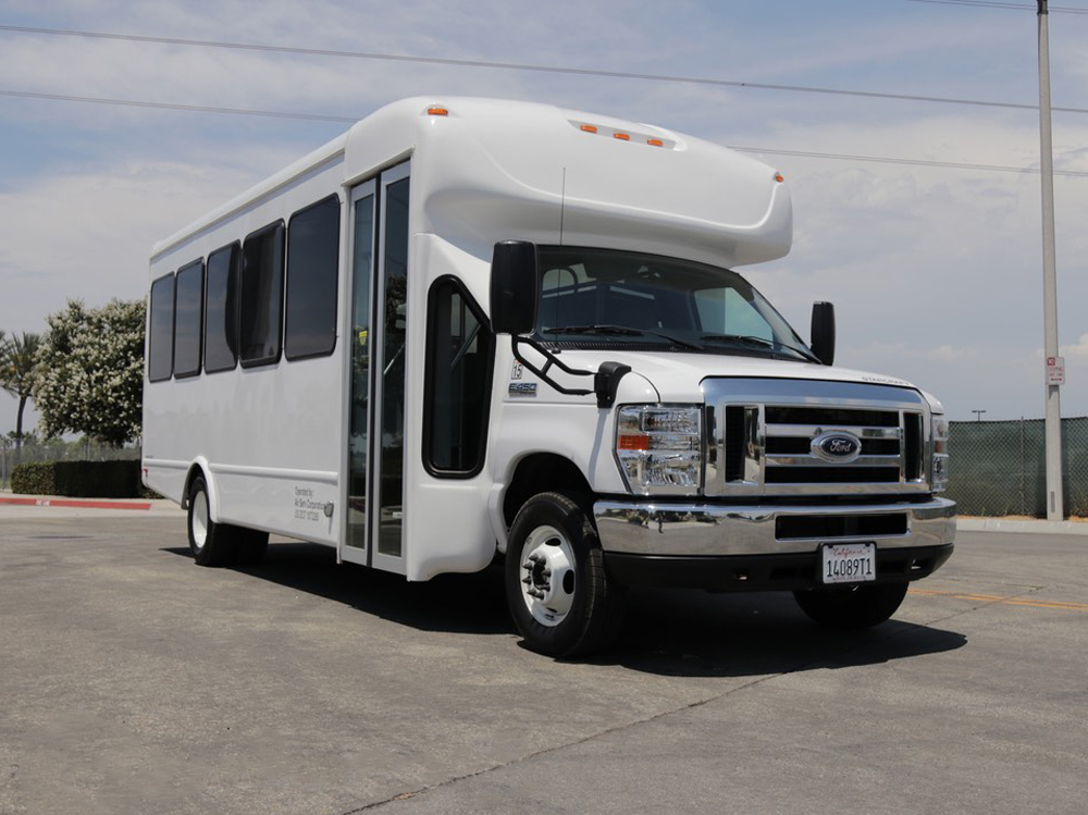 SHUTTLE BUS RENTAL TOMBALL