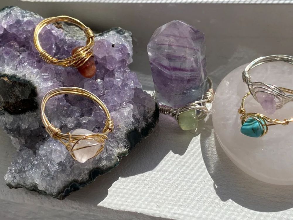 Crystal Engagement Rings: A Unique,Modern Choice for Your Special Day