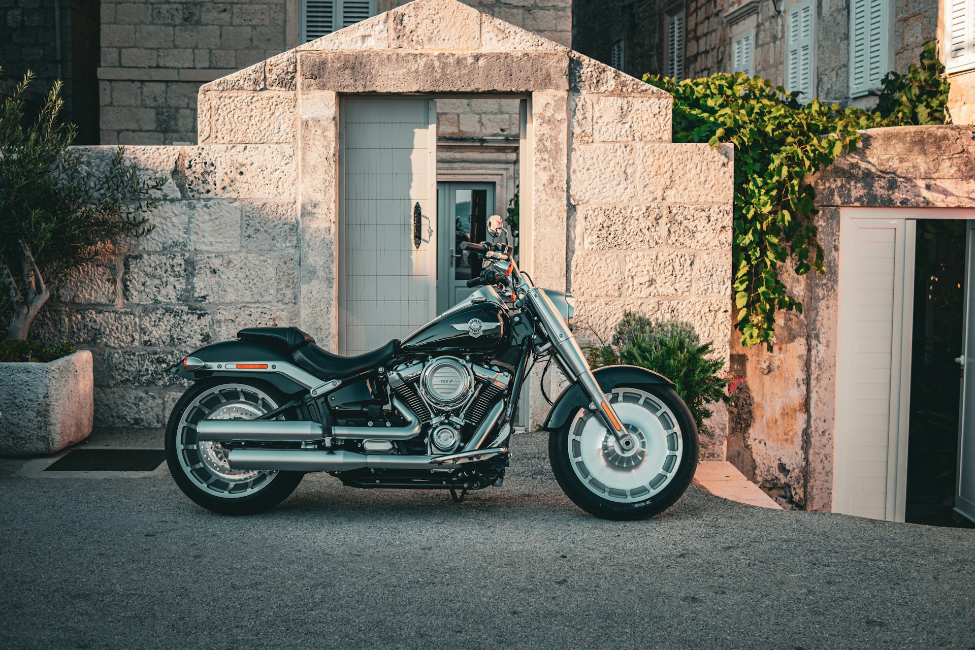 The Ultimate Guide to Customizing Your Motorbike With Accessories