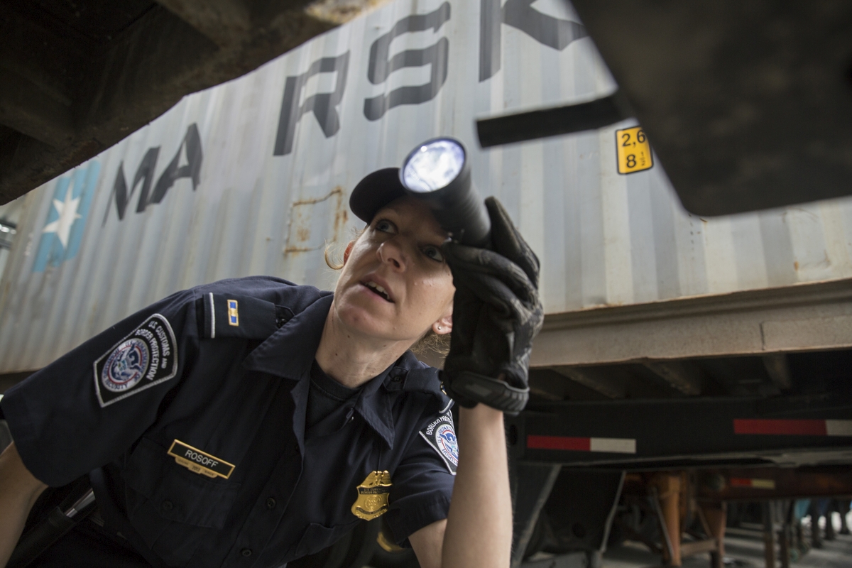 5 Advantages of Employing Security Guards for Your Company