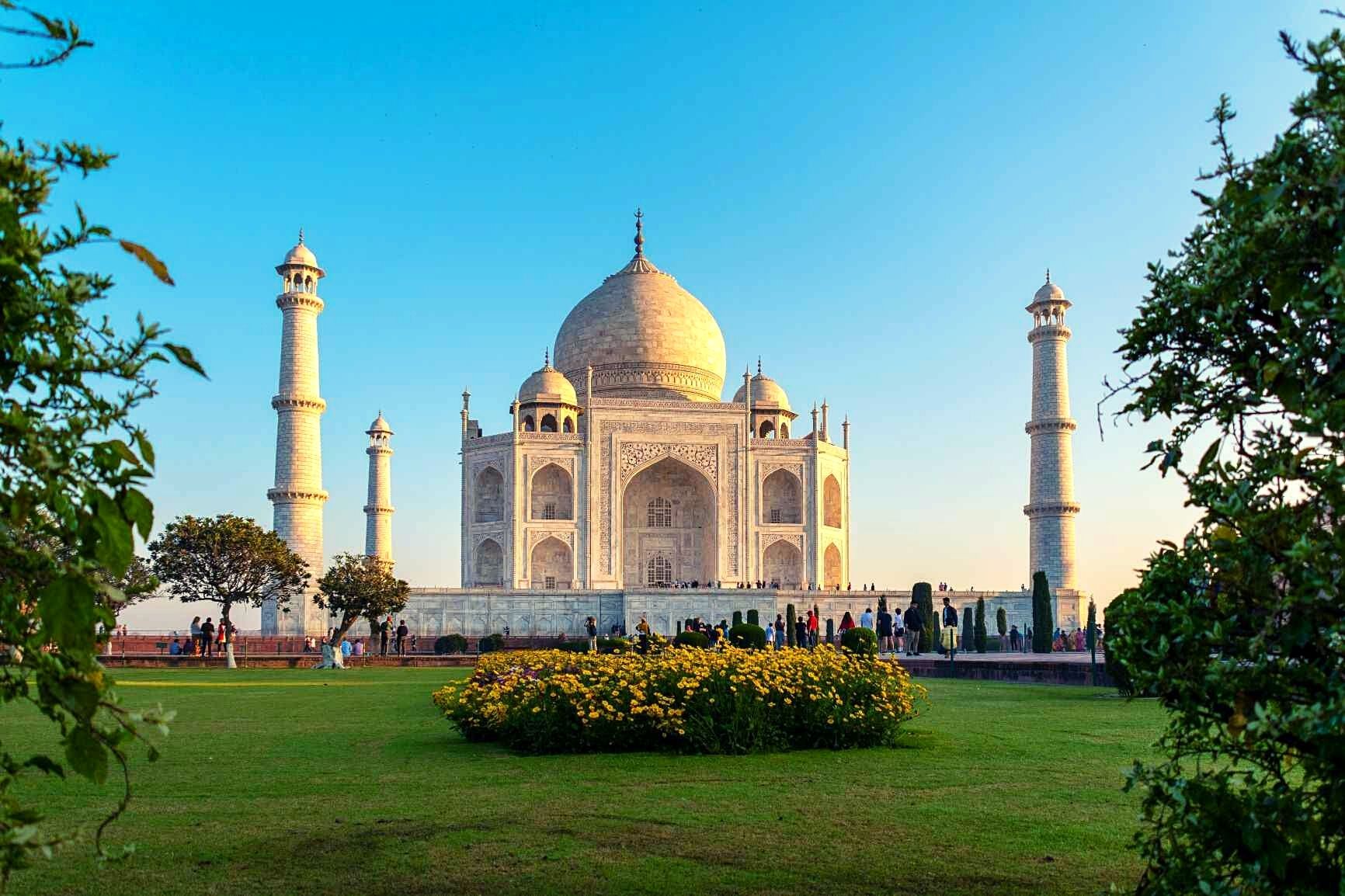 Explore The Stuning Beauty Of The Taj Mahal