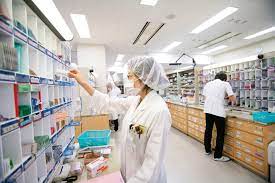 Factors To Weigh In When Choosing A Medical Pharmacy In Dubai Near You 