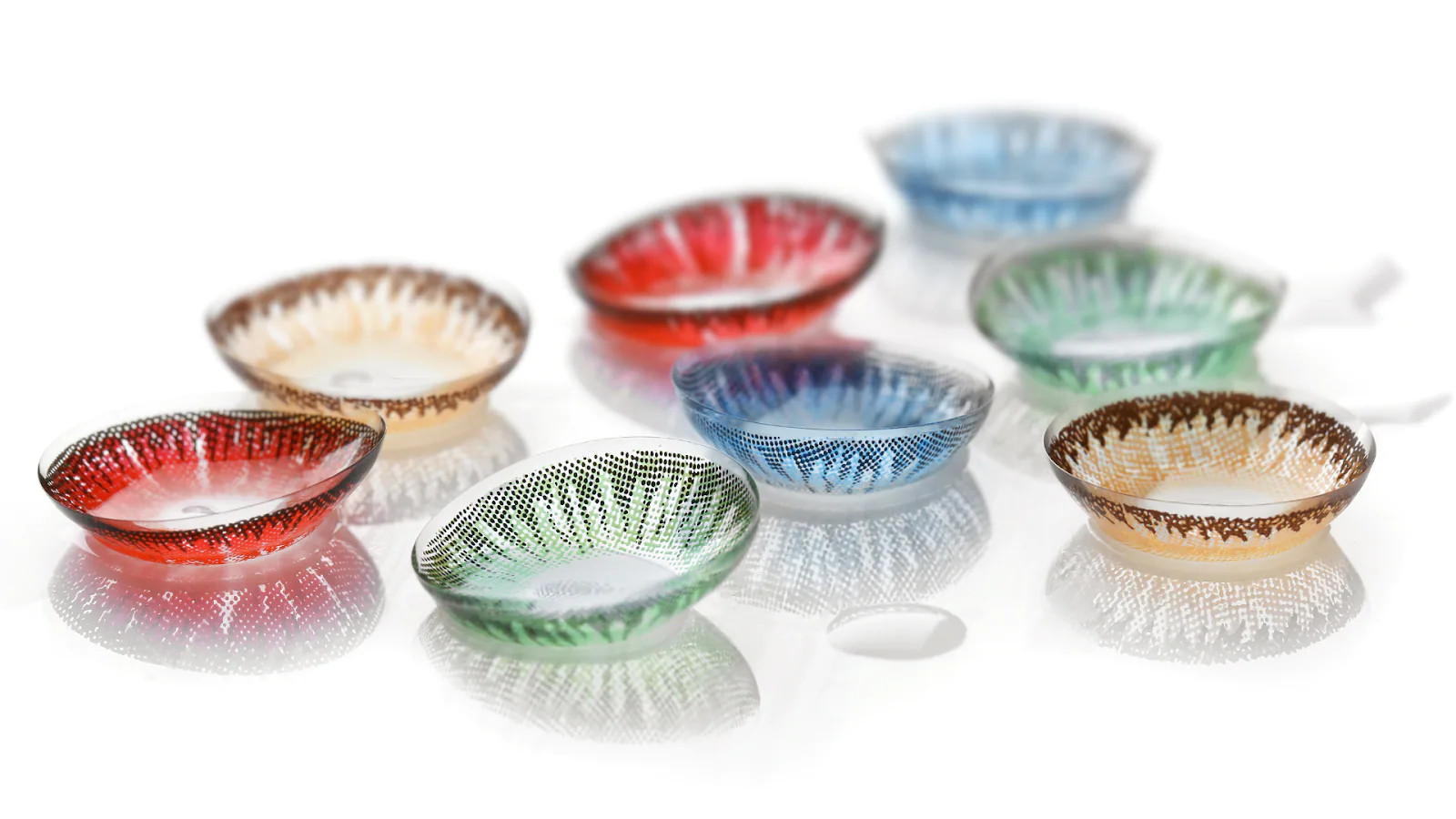 Read This Before Buying Colored Contact Lenses: Safety Precautions and Recommendations