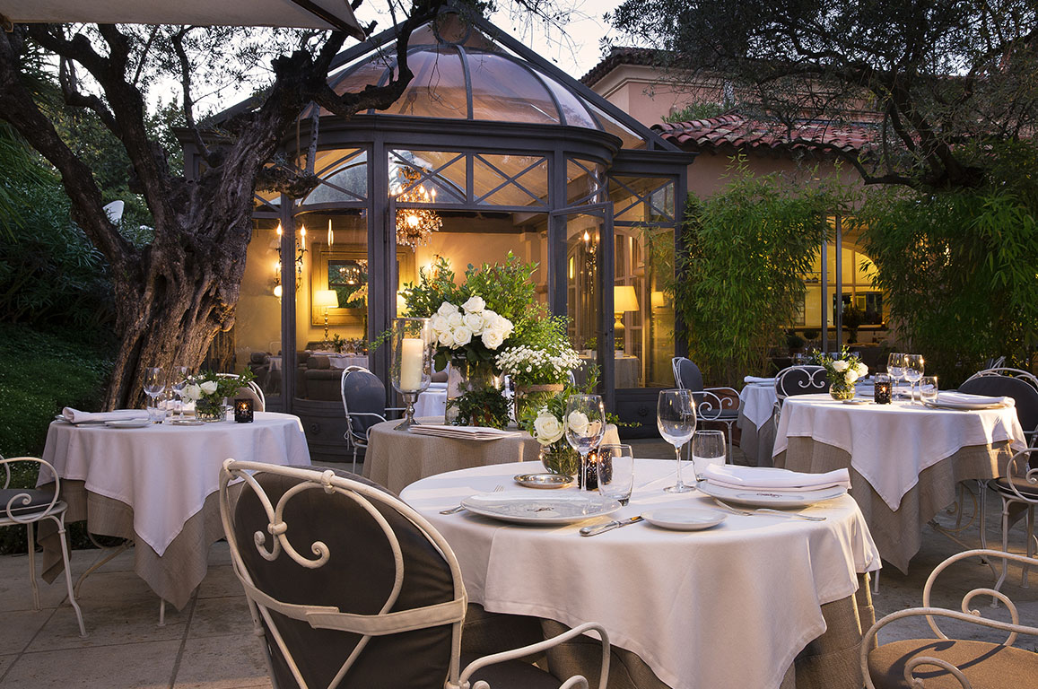 6 Ways Family Restaurants Promote Local Culture and Heritage