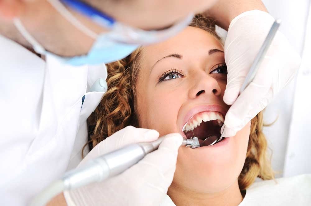 Emergency Tooth Extraction in Houston TX vs Scheduled Removal