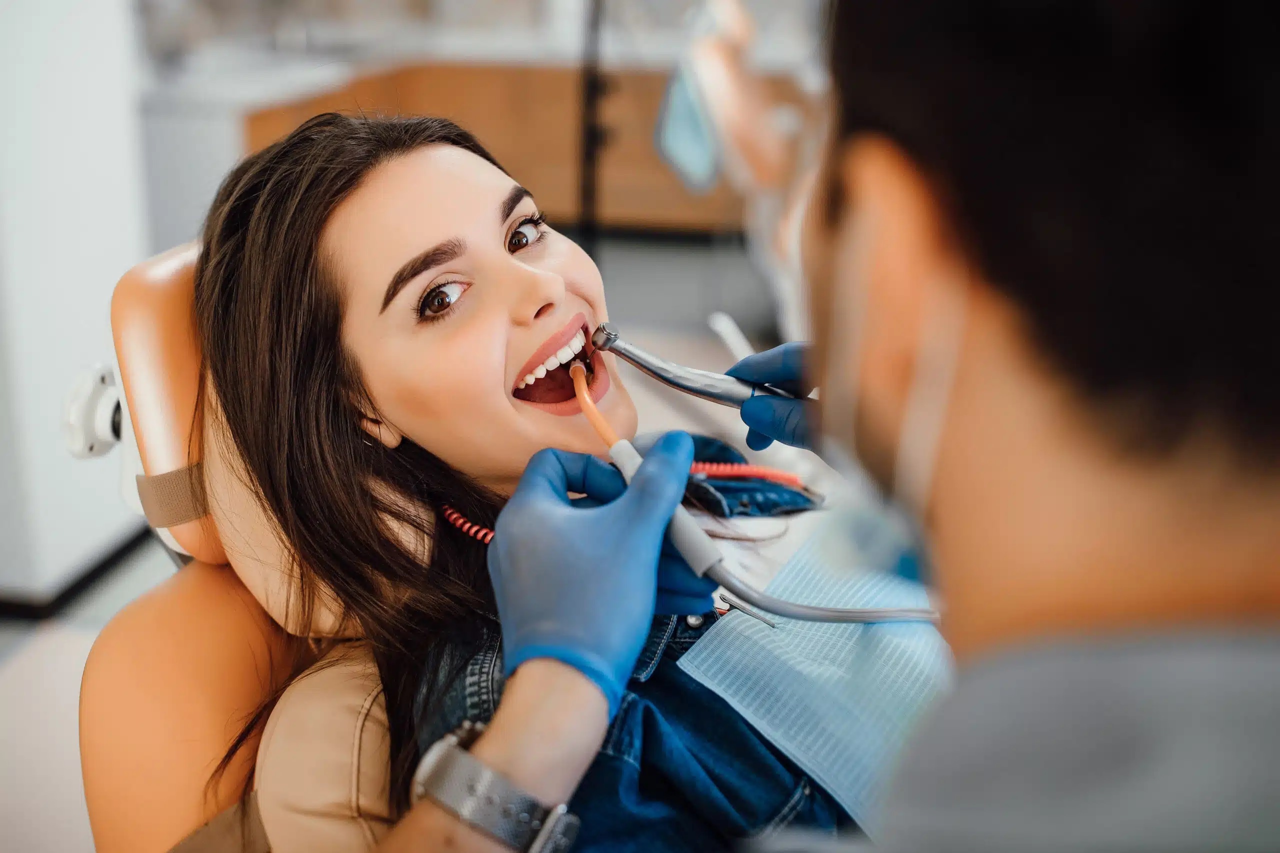 How to Save on Affordable Porcelain Veneers Without Risk