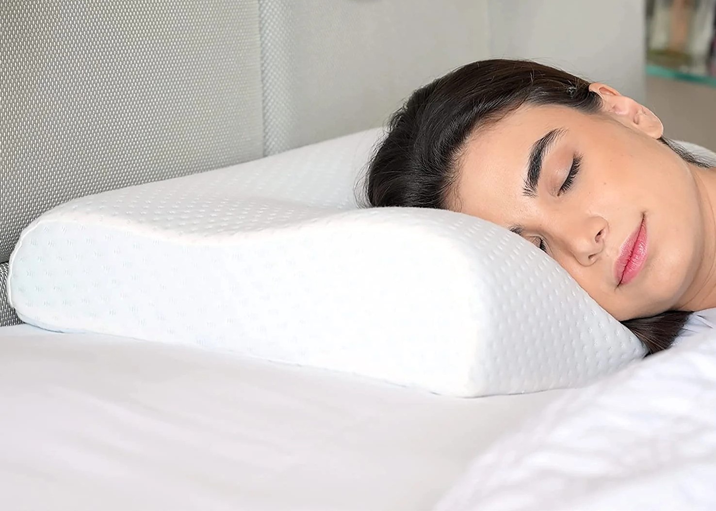 How to Properly Use a Cervical Pillow for Maximum Comfort