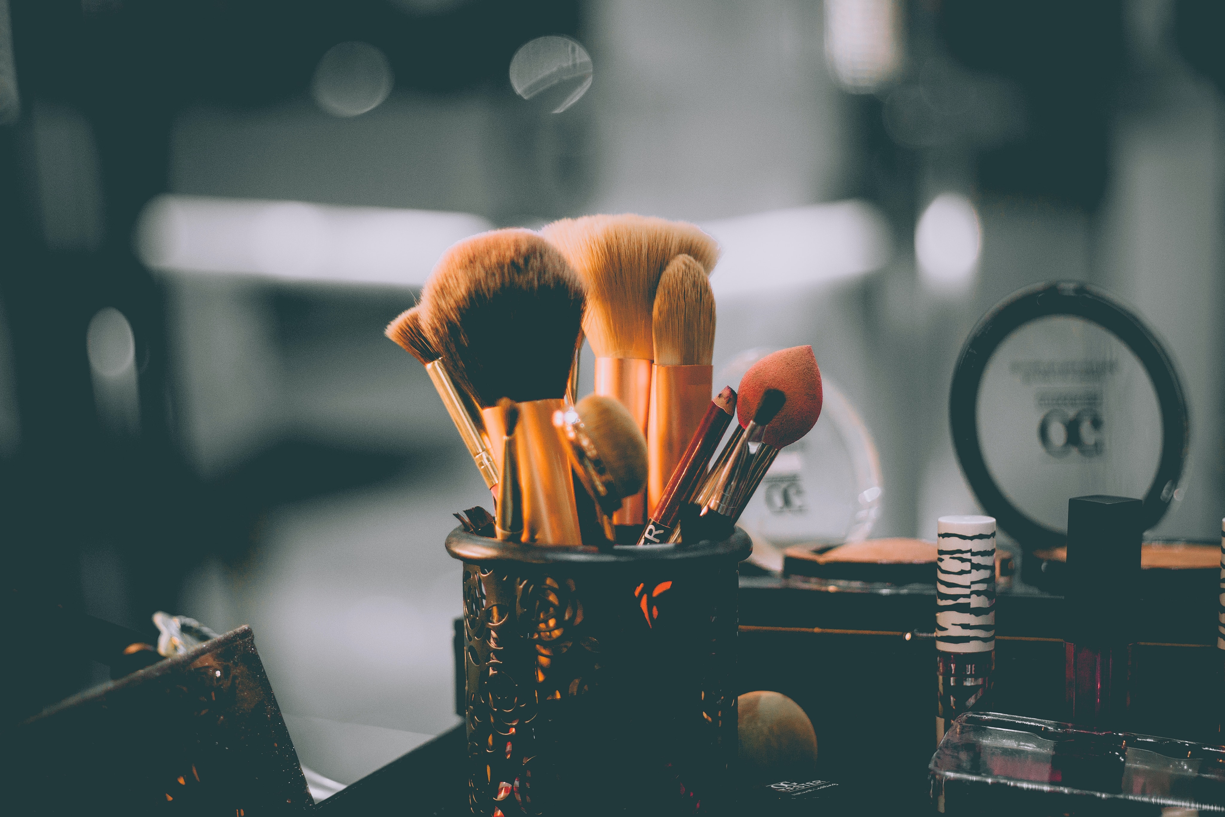 Unveiling Beauty: Exploring the Best Makeup Products on Vendurs Sale