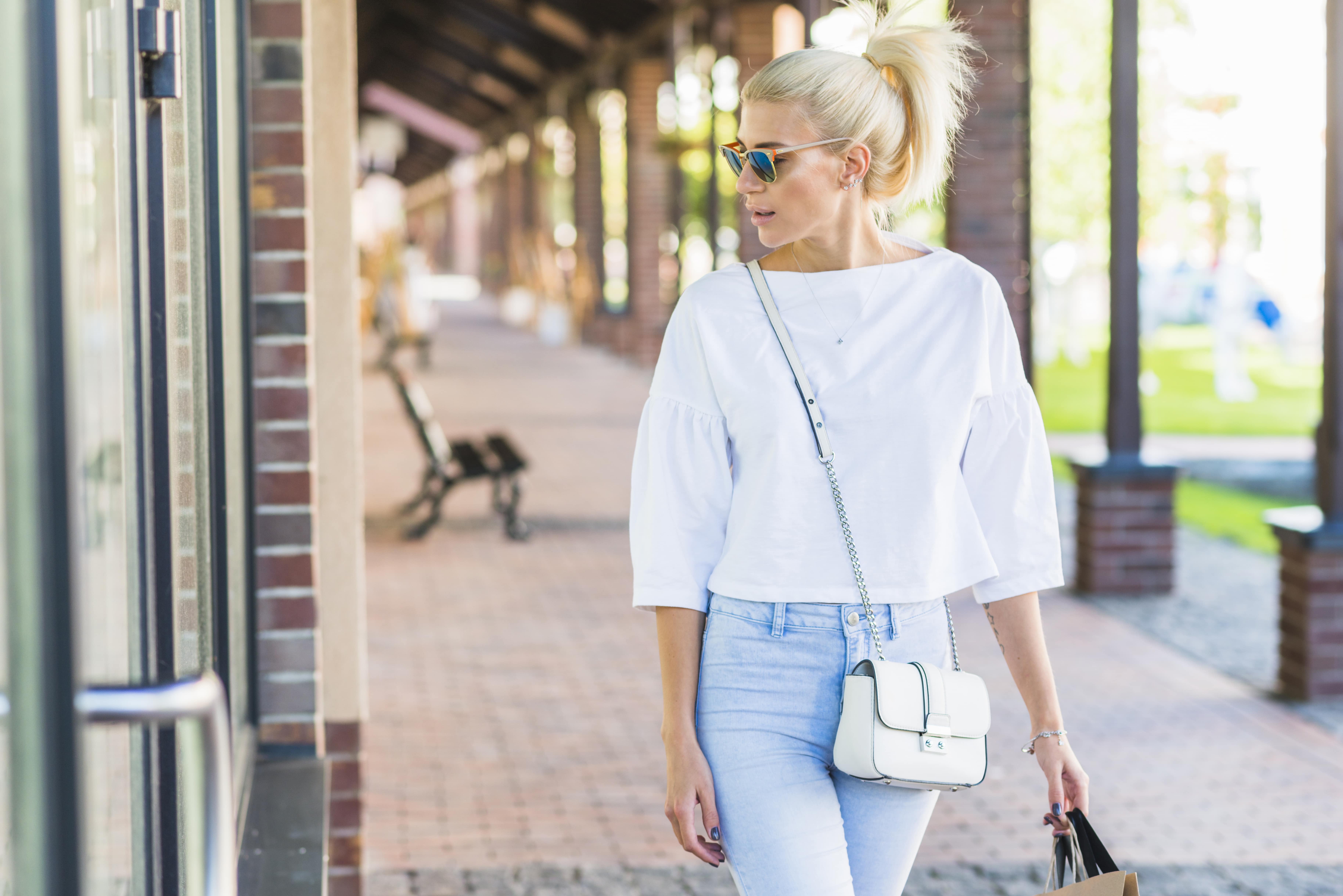 The Timeless Elegance of White Purses for Women A Comprehensive Guide