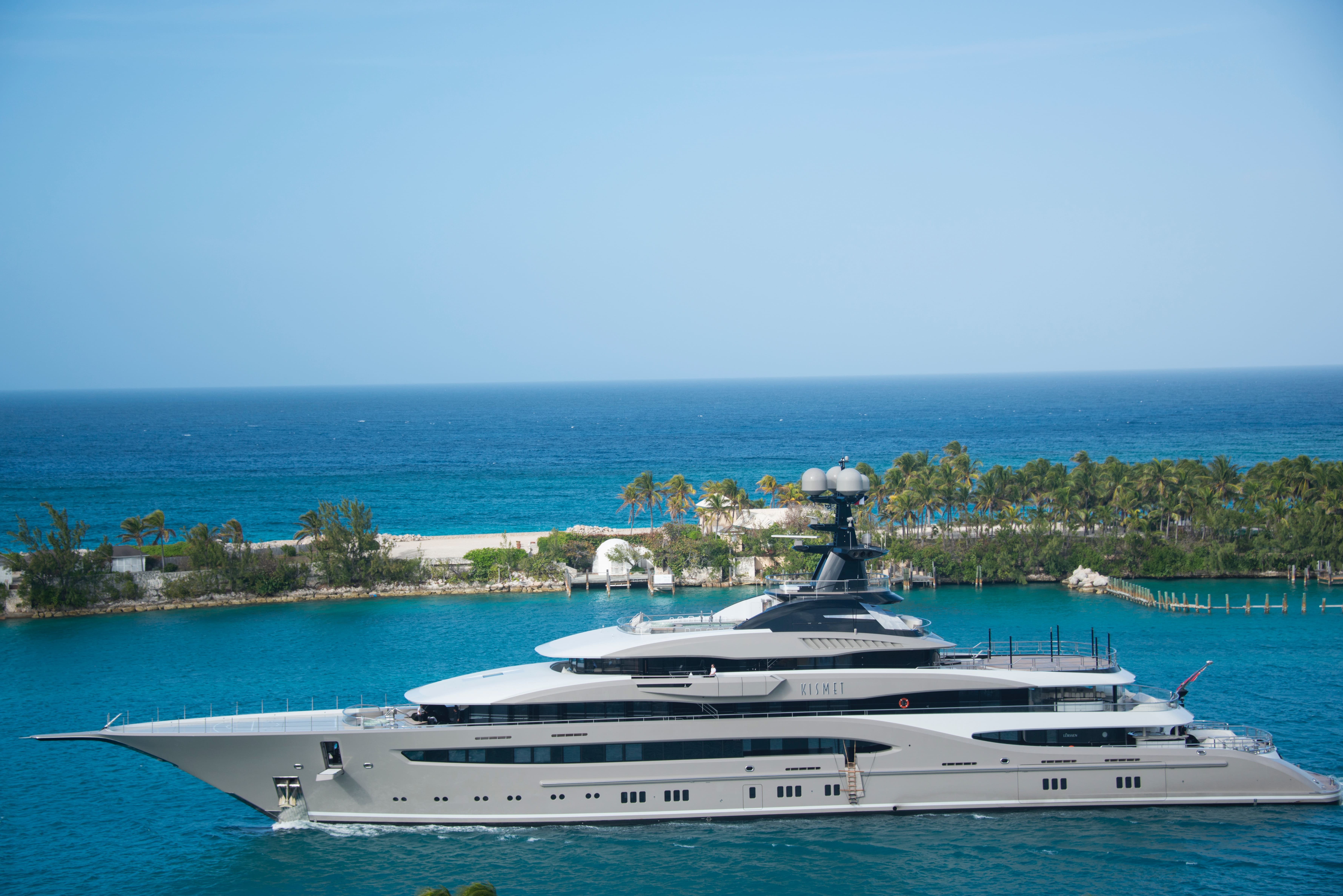 The Epitome of Opulence: Unveiling Dubai's Finest Yacht Rental Options