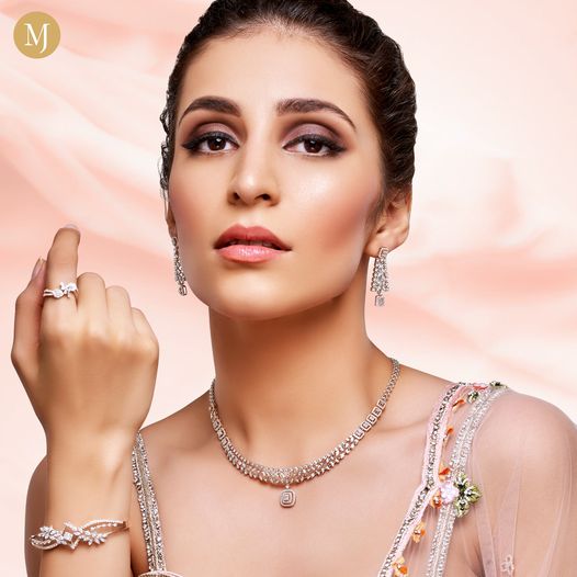Gold Bracelets and Bangles for Women: Perfect Accessories for Every Occasion