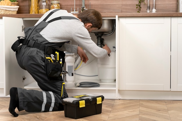 Emergency Plumber or Regular Service? Understanding the Difference