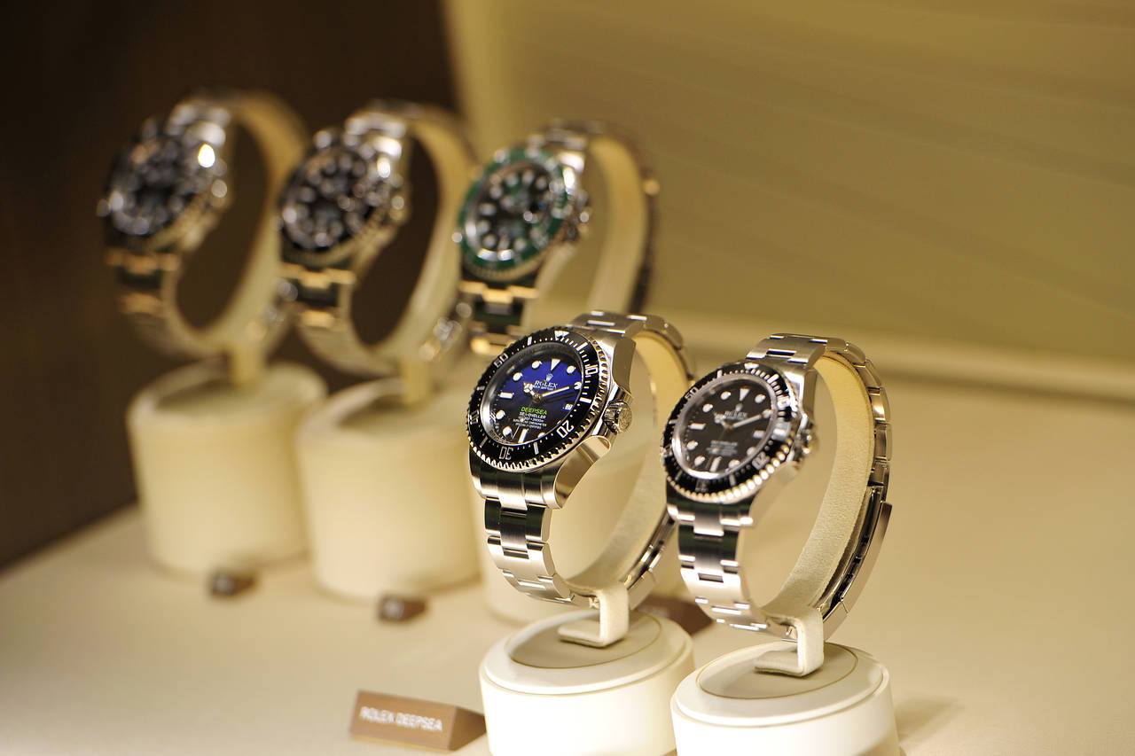 Luxury Watches Market Size, Status, Growth | Industry Analysis Report 2022-2030