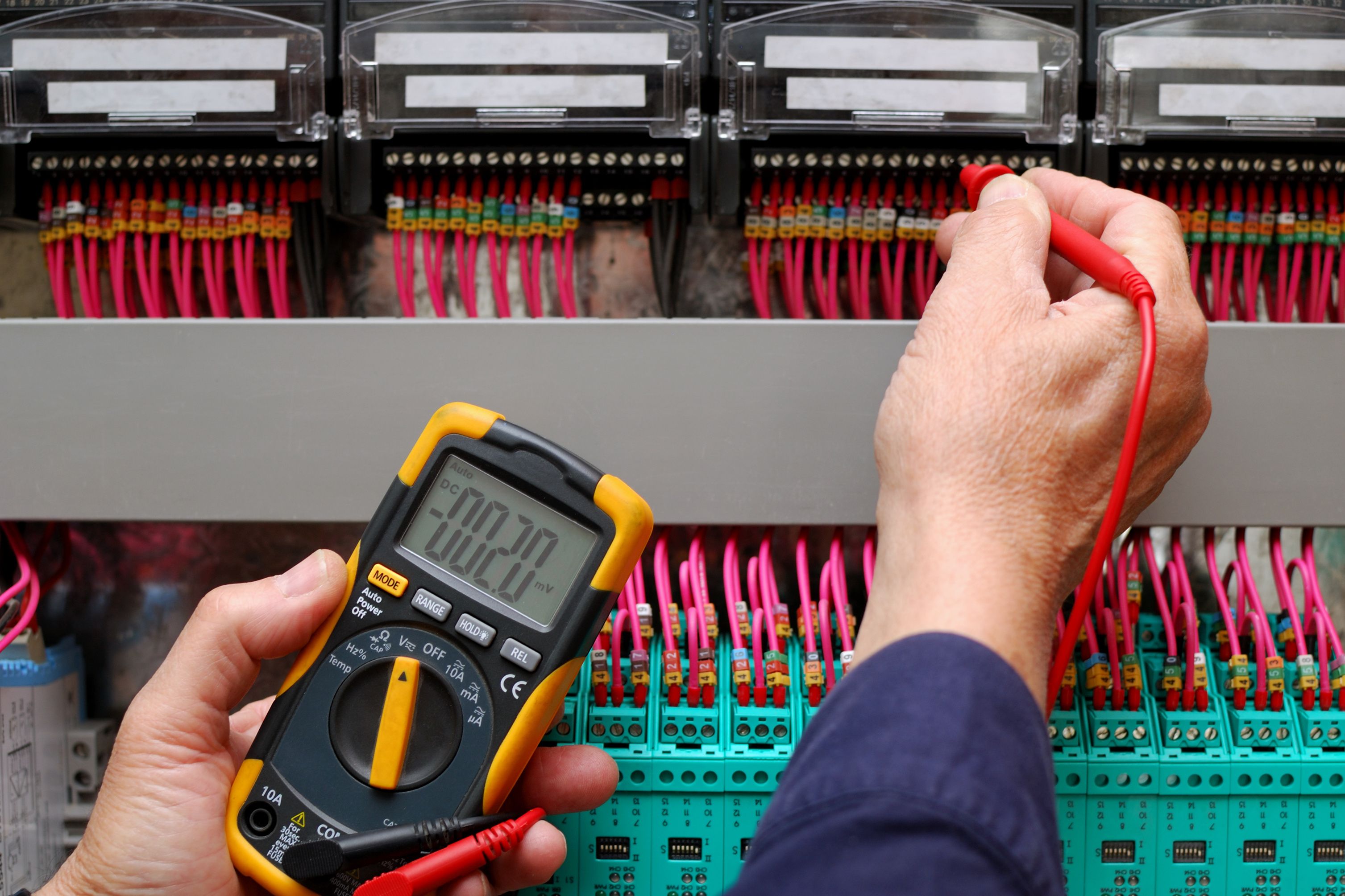 Why People Turn to Electricians for Electrical Solutions ?