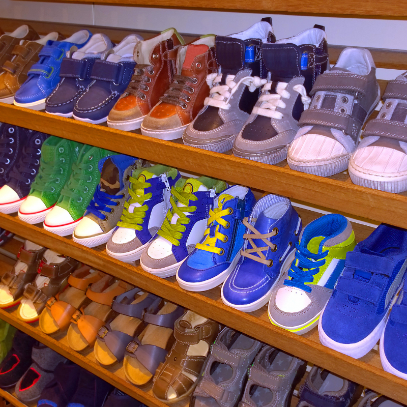 Top 10 Clothing Display Rack Designs For Showcasing Your Merchandise