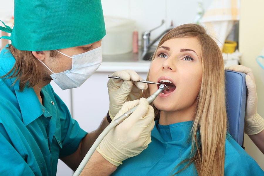 How to Determine If You Need a Dentist or an Oral Surgeon?