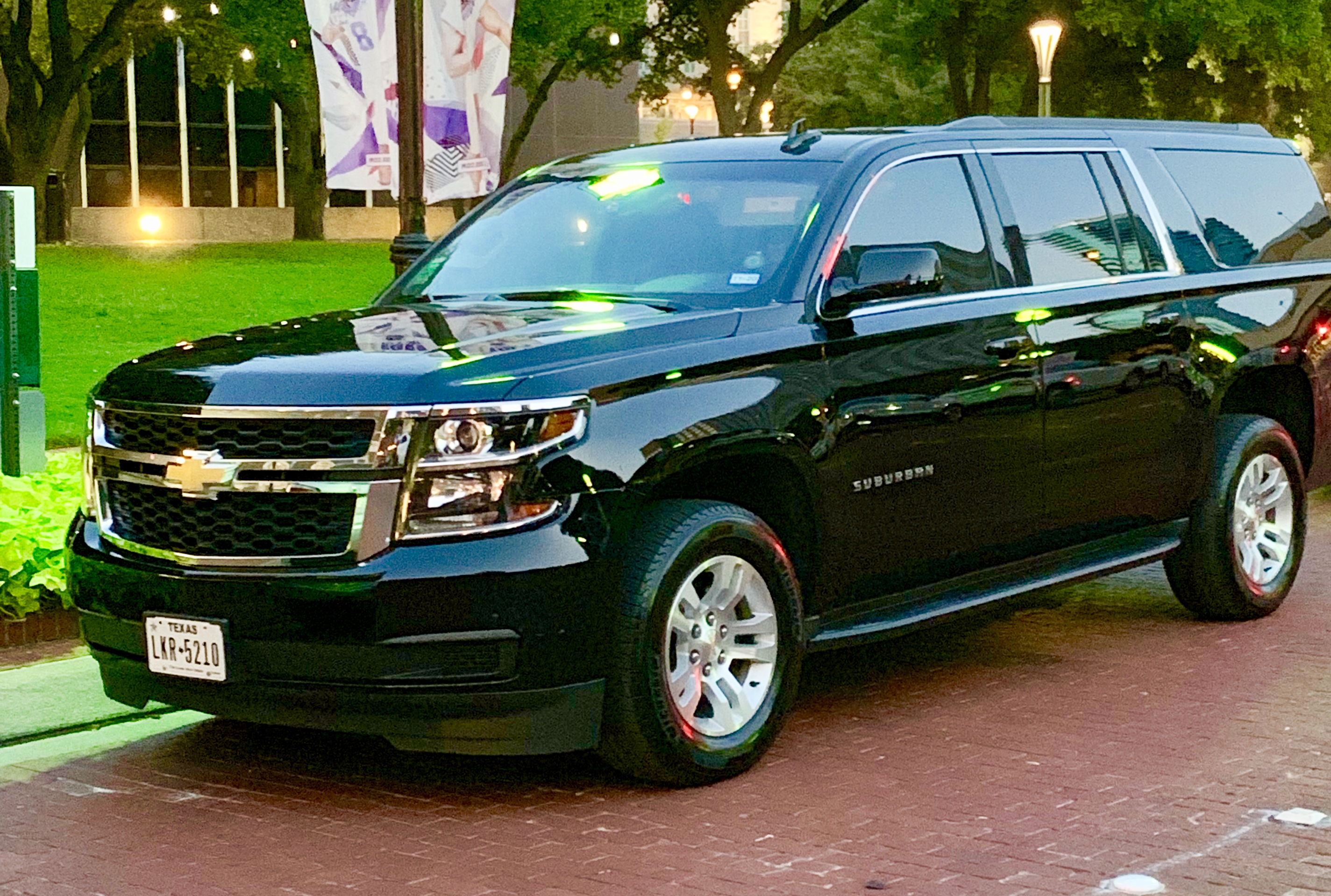 Book Luxury Car Service To Dallas Tx, Grapevine Tx- DFW Limo and Car Service