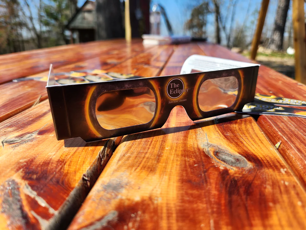 Solar eclipse glasses