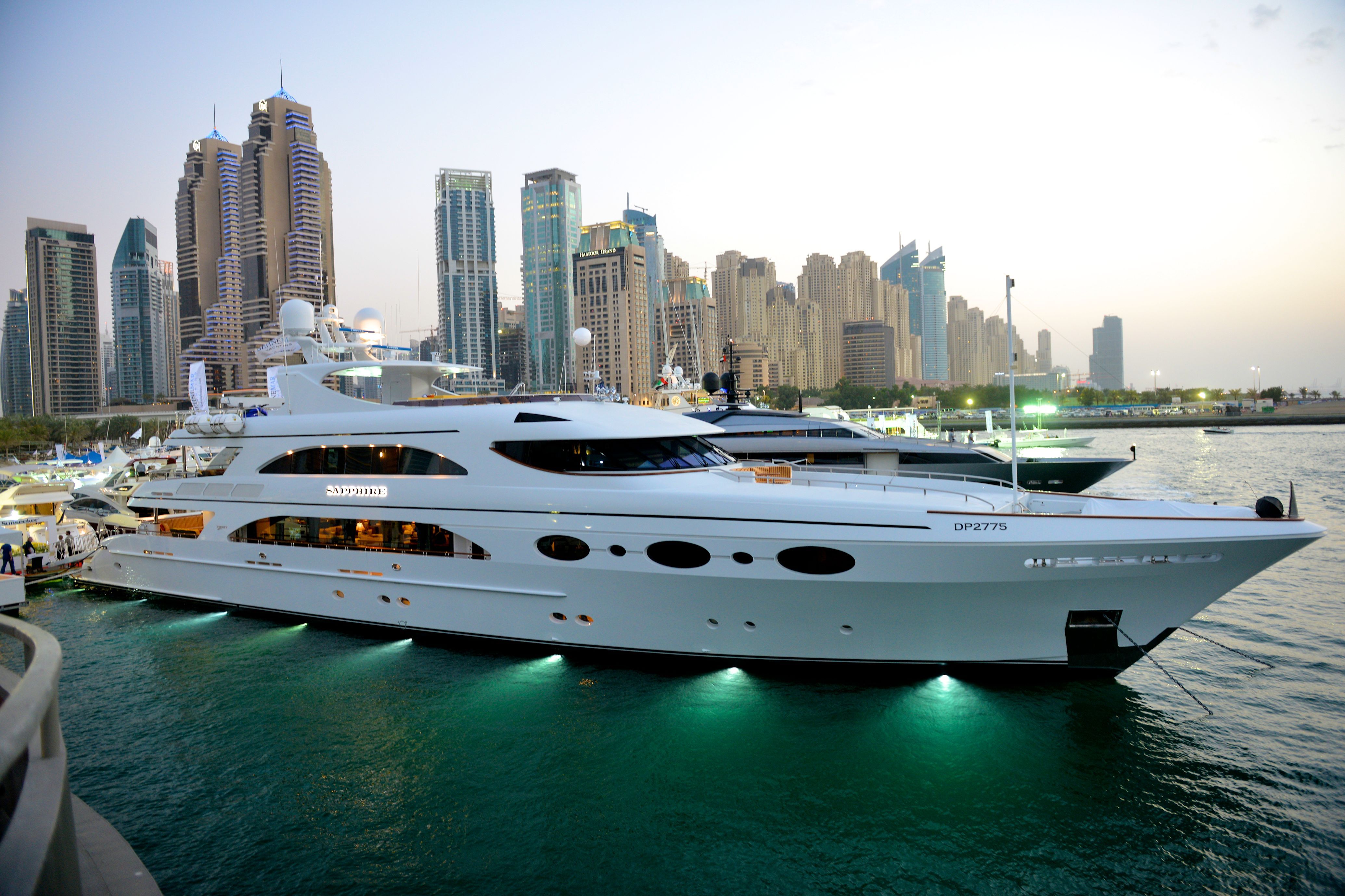Boat rental dubai